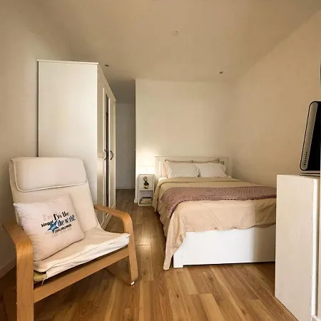 Casa Mika Apartament Parede